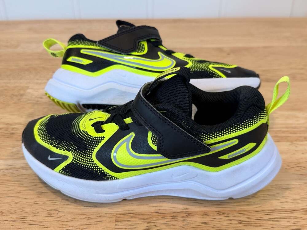 Nike Cosmic Runner PS Running Sneakers Black Wolf Grey Volt